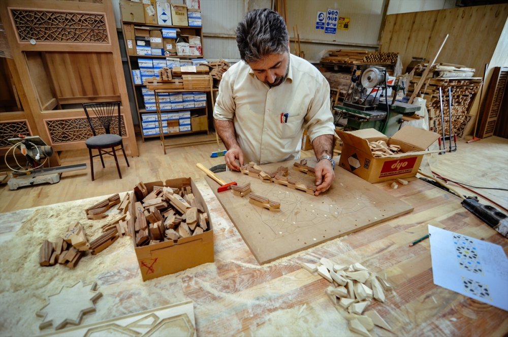 Konyalı Kündekari Ustası, Ecdat Sanatıyla 3 Kıtada Camileri Süslüyor