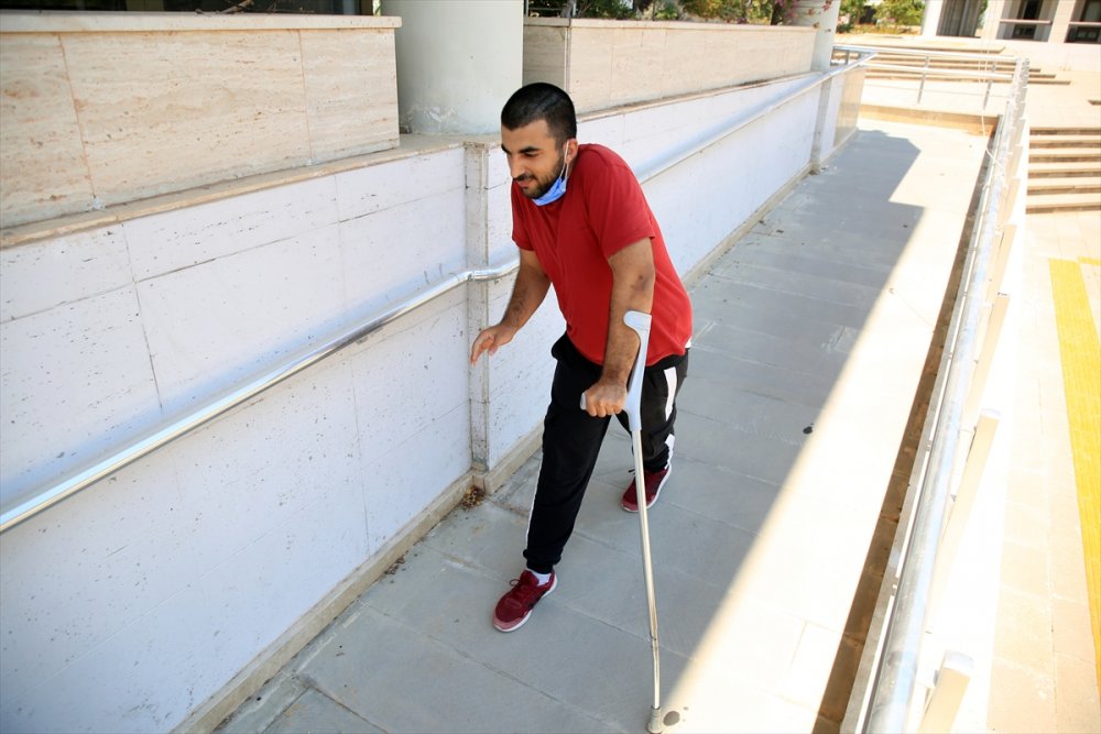 Mersin'de Engelli Öğrenci Vatandaşların Kucağında Yks'ye Yetiştirildi