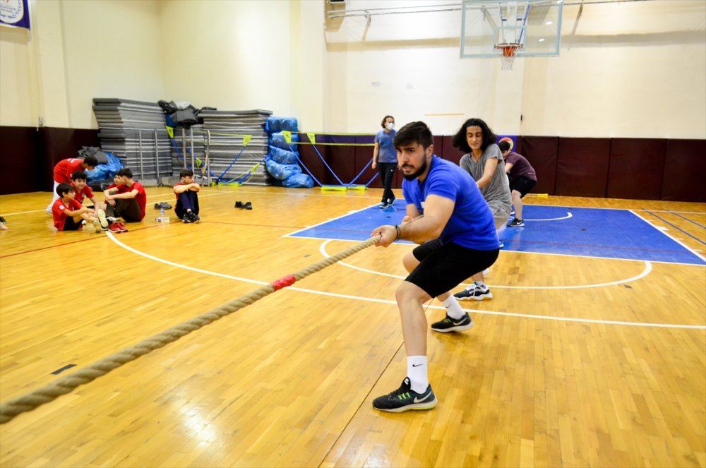 Mersin'de "Renkli" Halat Çekme Şampiyonası