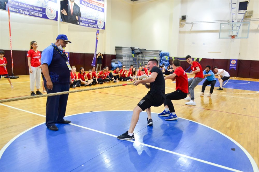 Mersin'de "Renkli" Halat Çekme Şampiyonası