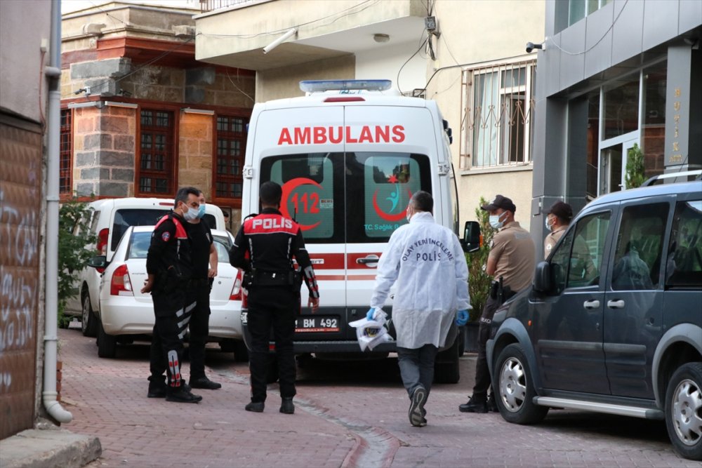Niğde'de Kız Arkadaşını Silahla Öldüren Kişi İntihar Etti