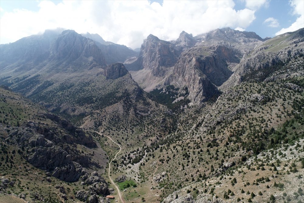 Aladağlar, Kademeli Normalleşmede Dağcıları Ve Kampçıları Ağırlıyor