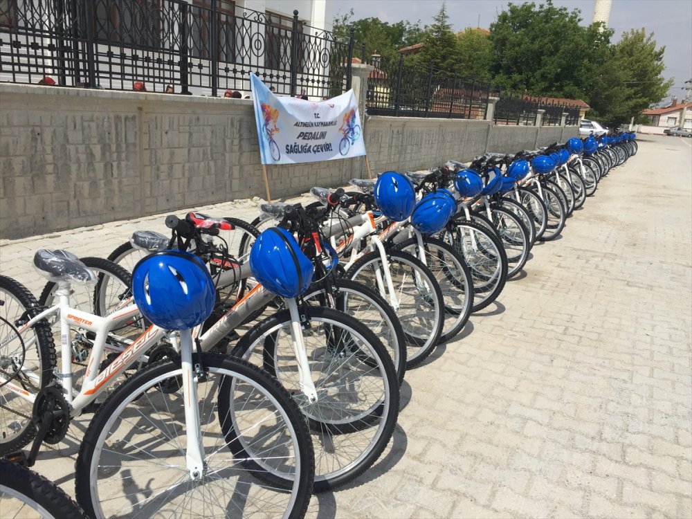 Bisikletin Yaygın Olmadığı Altınekin'de Çocukların Yüzü Kaymakamlığın Sürpriziyle Güldü