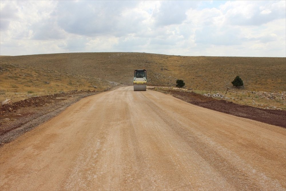 Karaman İl Genel Meclisi Başkanı Çayır, Yapımı Devam Eden Köy Yollarını İnceledi