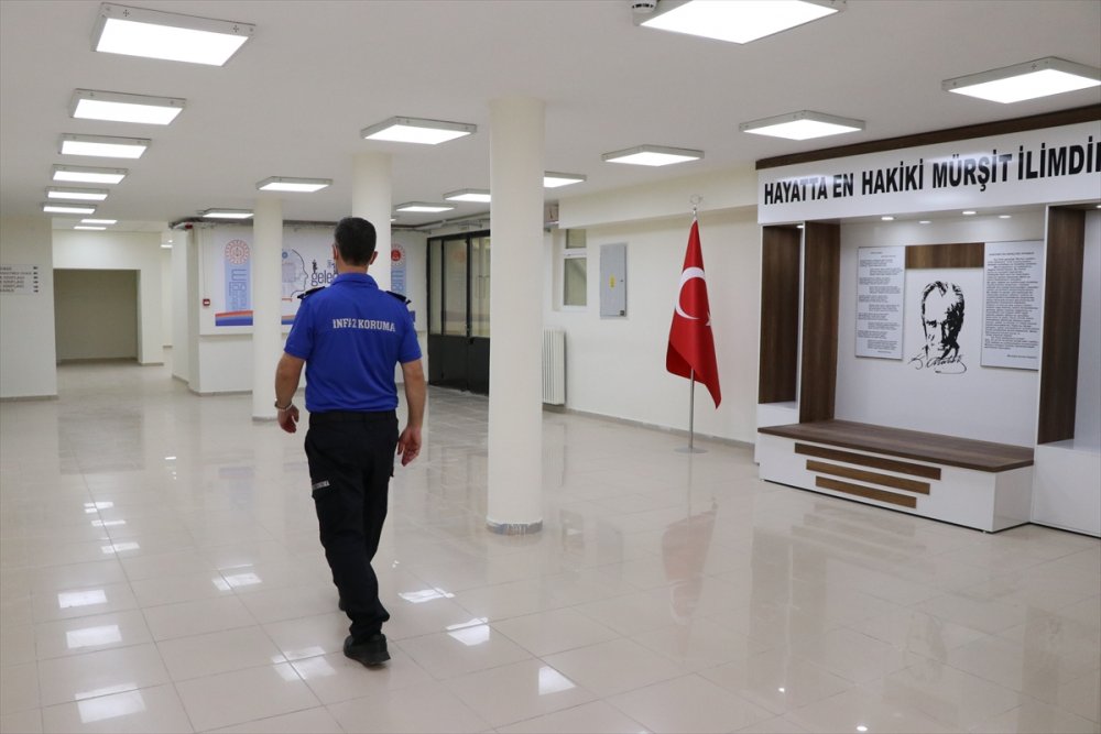 Niğde'de Hükümlüler, Eğitim Merkezine Dönüştürülen Eski Koğuş Binasında Meslek Öğrenecek