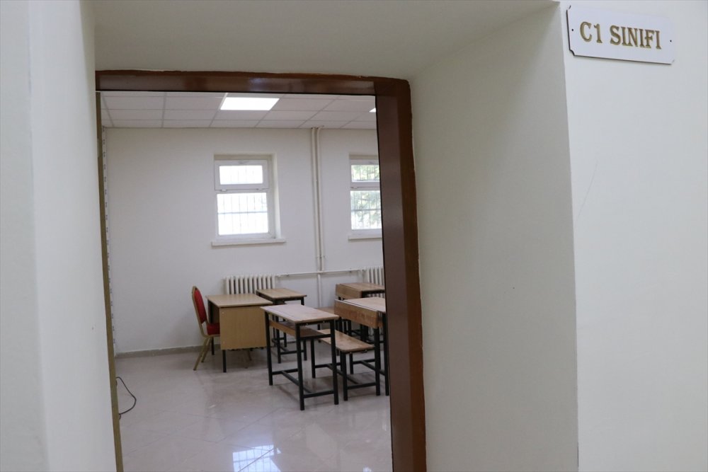 Niğde'de Hükümlüler, Eğitim Merkezine Dönüştürülen Eski Koğuş Binasında Meslek Öğrenecek