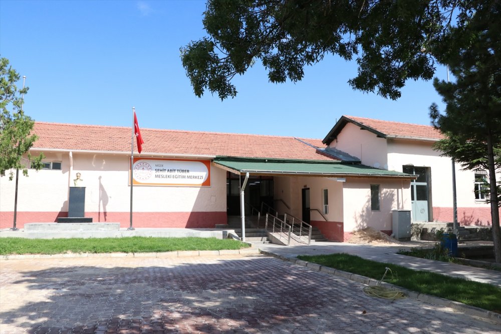 Niğde'de Hükümlüler, Eğitim Merkezine Dönüştürülen Eski Koğuş Binasında Meslek Öğrenecek