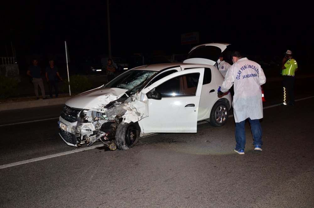 Antalya’da Motosikletle Otomobil Çarpıştı: 1 Ölü, 2 Yaralı