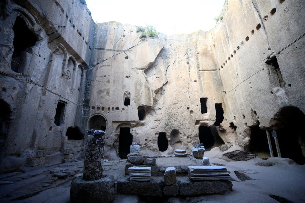 "Kapadokya'nın Giriş Kapısı" Niğde, Tarihi Ve Doğal Güzellikleriyle Cezbediyor