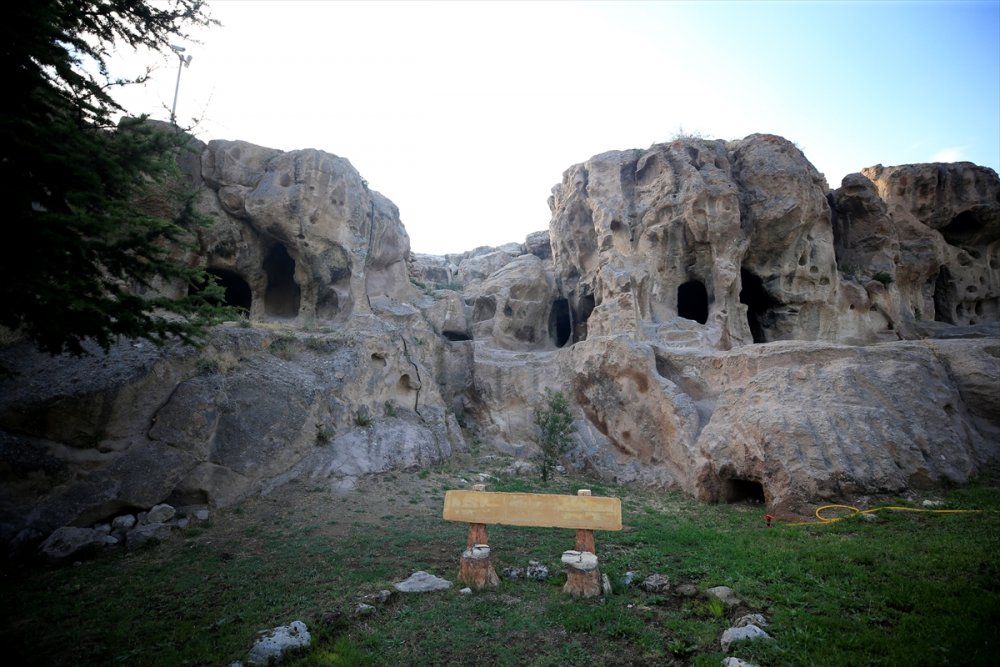 "Kapadokya'nın Giriş Kapısı" Niğde, Tarihi Ve Doğal Güzellikleriyle Cezbediyor