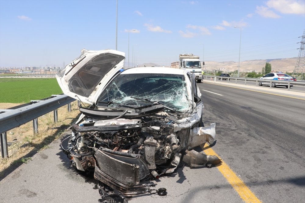 Kayseri'de Trafik Kazası: 5 Yaralı