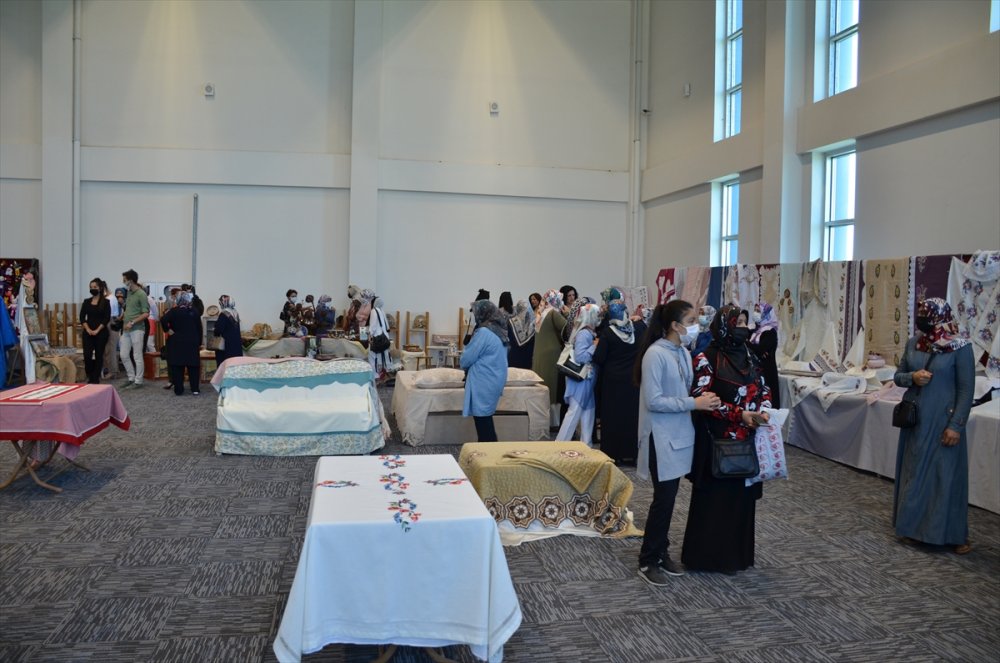 Karaman'da "el Sanatları Karma Sergisi" Açıldı