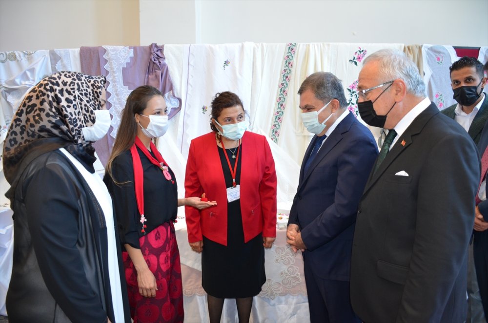 Karaman'da "el Sanatları Karma Sergisi" Açıldı