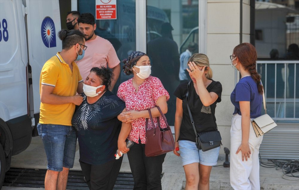 Antalya'da Motosikletiyle Kaza Yapan Sağlık Çalışanı Hayatını Kaybetti