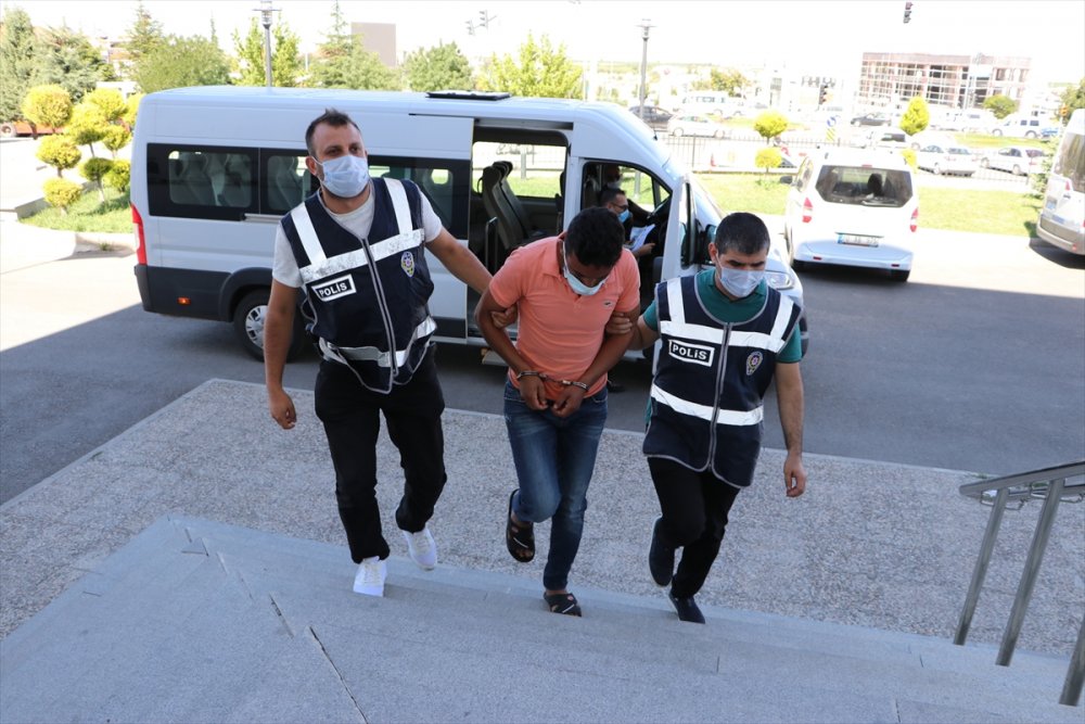 Karaman'da Polisim Dedi, Urfa'da Yakayı Ele Verdi