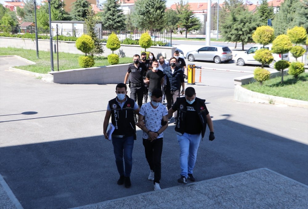 Karaman'da Uyuşturucu Operasyonunda 22 Şüpheli Gözaltına Alındı