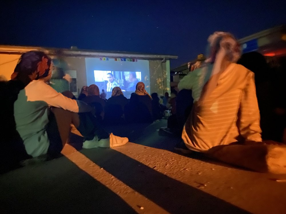 Aksaray'da Köy Okulu Öğrencileri Sinemayla Tanıştı