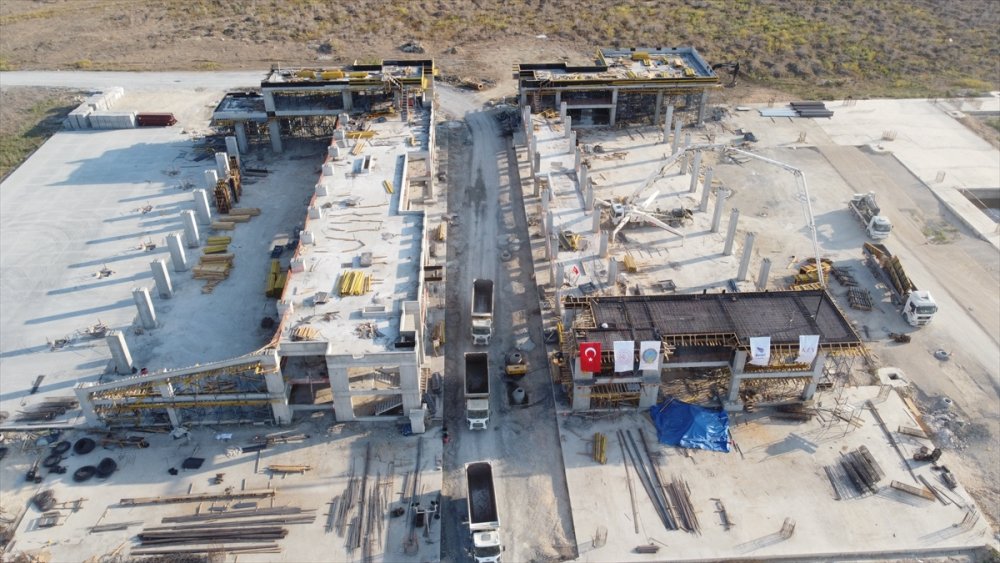 Çukurova Bölgesel Havalimanında Üstyapının Yüzde 20'si Tamamlandı