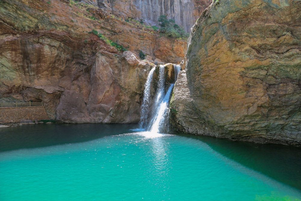 Doğaseverlerin Uğrak Noktası: Çetmi Şelalesi