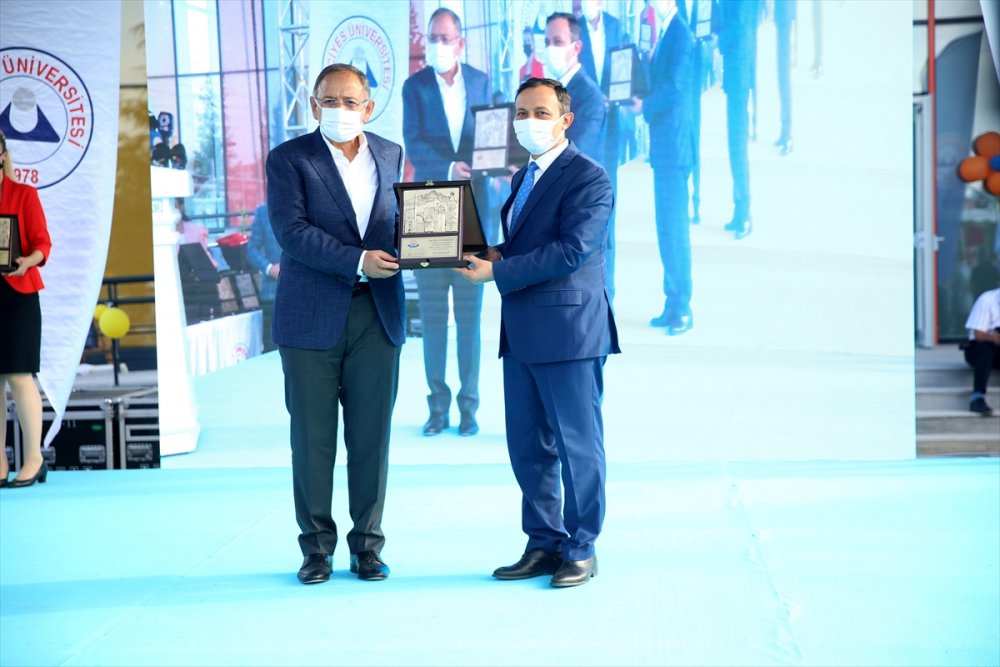 Ak Parti Genel Başkan Yardımcısı Özhaseki, Kayseri'de Hastane Açılış Töreninde Konuştu