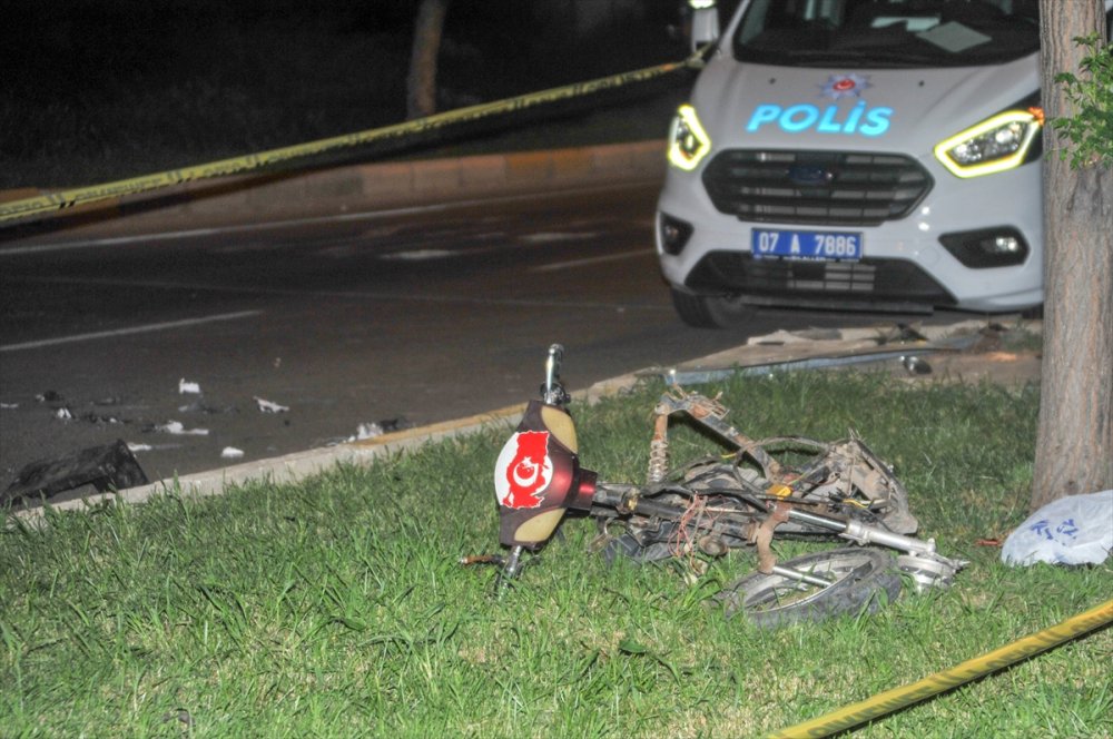 Antalya'da İki İkişiyi Canından Eden Şoför Belirlenemedi