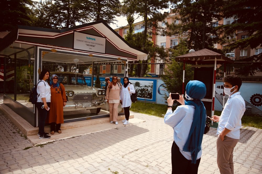 Devrim Otomobili Müzesi Kapılarını Yeniden Ziyaretçilerine Açtı