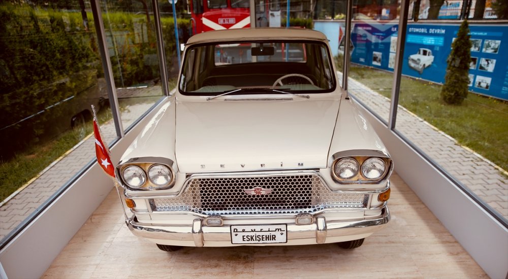 Devrim Otomobili Müzesi Kapılarını Yeniden Ziyaretçilerine Açtı