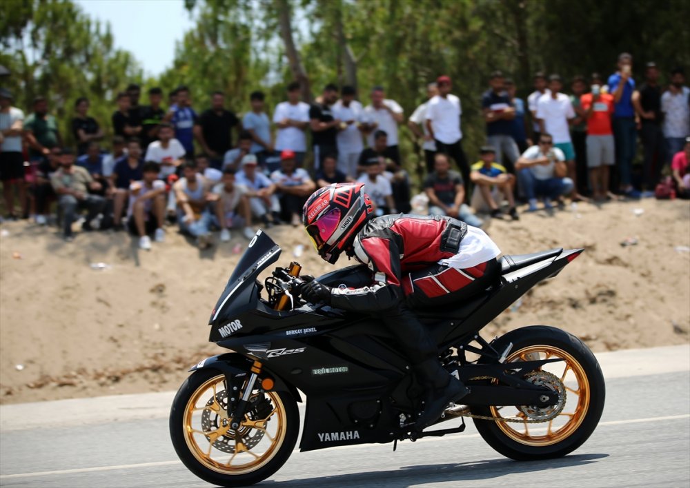 Mersin'de Motosiklet Tutkunları "Motodrag" Yarışmasında Buluştu