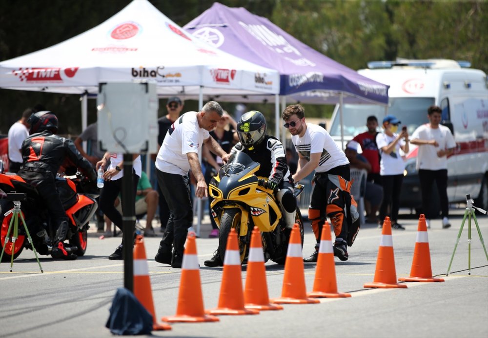 Mersin'de Motosiklet Tutkunları "Motodrag" Yarışmasında Buluştu
