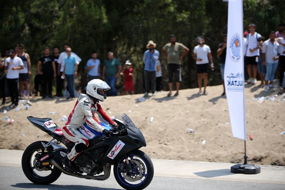 Mersin'de Motosiklet Tutkunları "Motodrag" Yarışmasında Buluştu