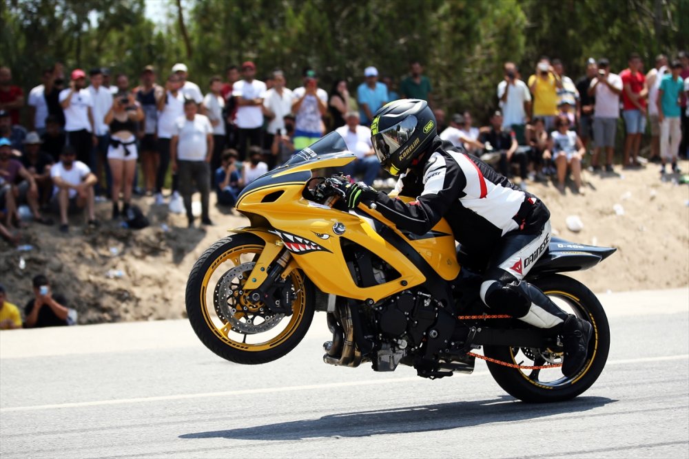 Mersin'de Motosiklet Tutkunları "Motodrag" Yarışmasında Buluştu