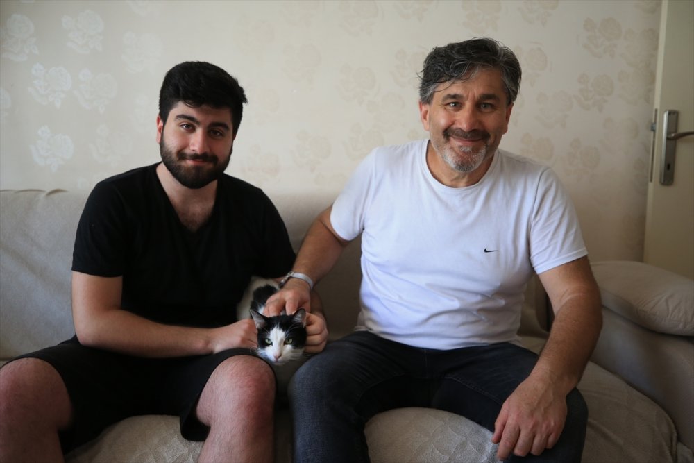 Baba İle Oğlu Aynı Fakülteden Birlikte Mezun Olmanın Sevincini Yaşıyor