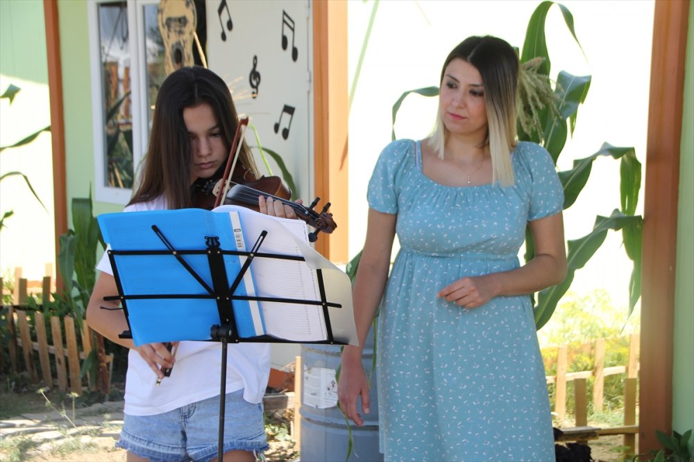 Antalya'da Doğayla İç İçe Olan "müzik Köyü Okulu"nda Çocuklar Eğlenerek Öğreniyor