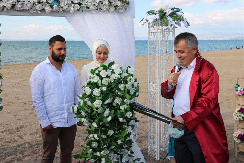 Beyşehir'de Görevli Nikah Memuru, Bu Kez Kızının Nikahını Kıydı
