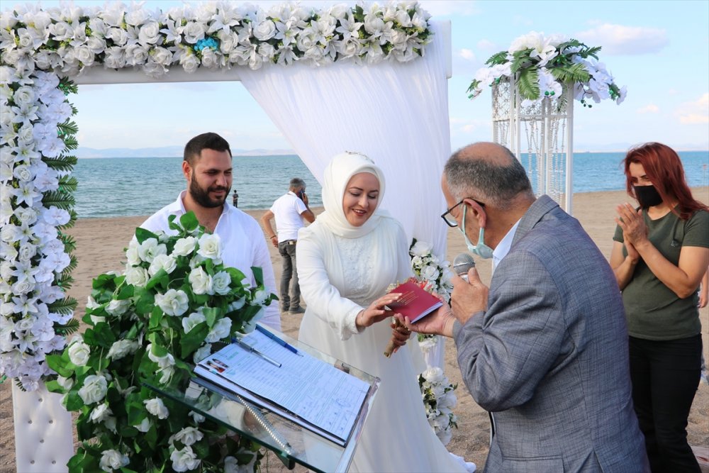 Beyşehir'de Görevli Nikah Memuru, Bu Kez Kızının Nikahını Kıydı