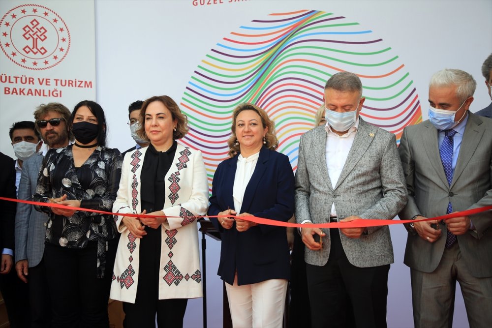 Kültür Ve Turizm Bakan Yardımcısı Yavuz, Mersin Güzel Sanatlar Galerisi'nin Açılışına Katıldı