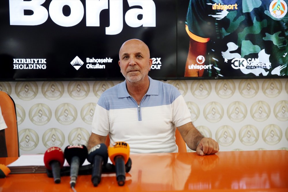 Alanyaspor, Kolombiyalı Sol Bek Cristian Borja'yı Satın Alma Opsiyonuyla Kiralık Olarak Kadrosuna Kattı