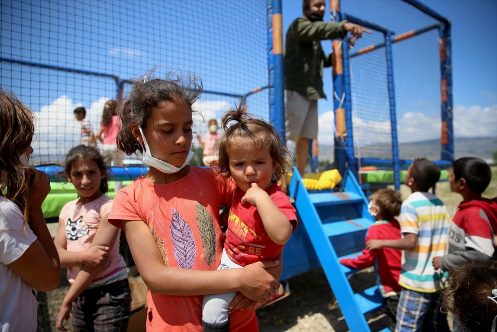 Eskişehir'de Mevsimlik Tarım İşçilerinin Çocukları İçin Seyyar Oyun Parkı