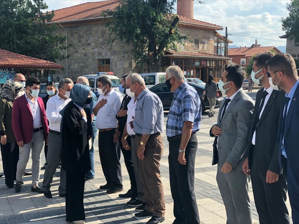 Ak Parti Genel Başkan Yardımcısı Usta, Yalıhüyük'te