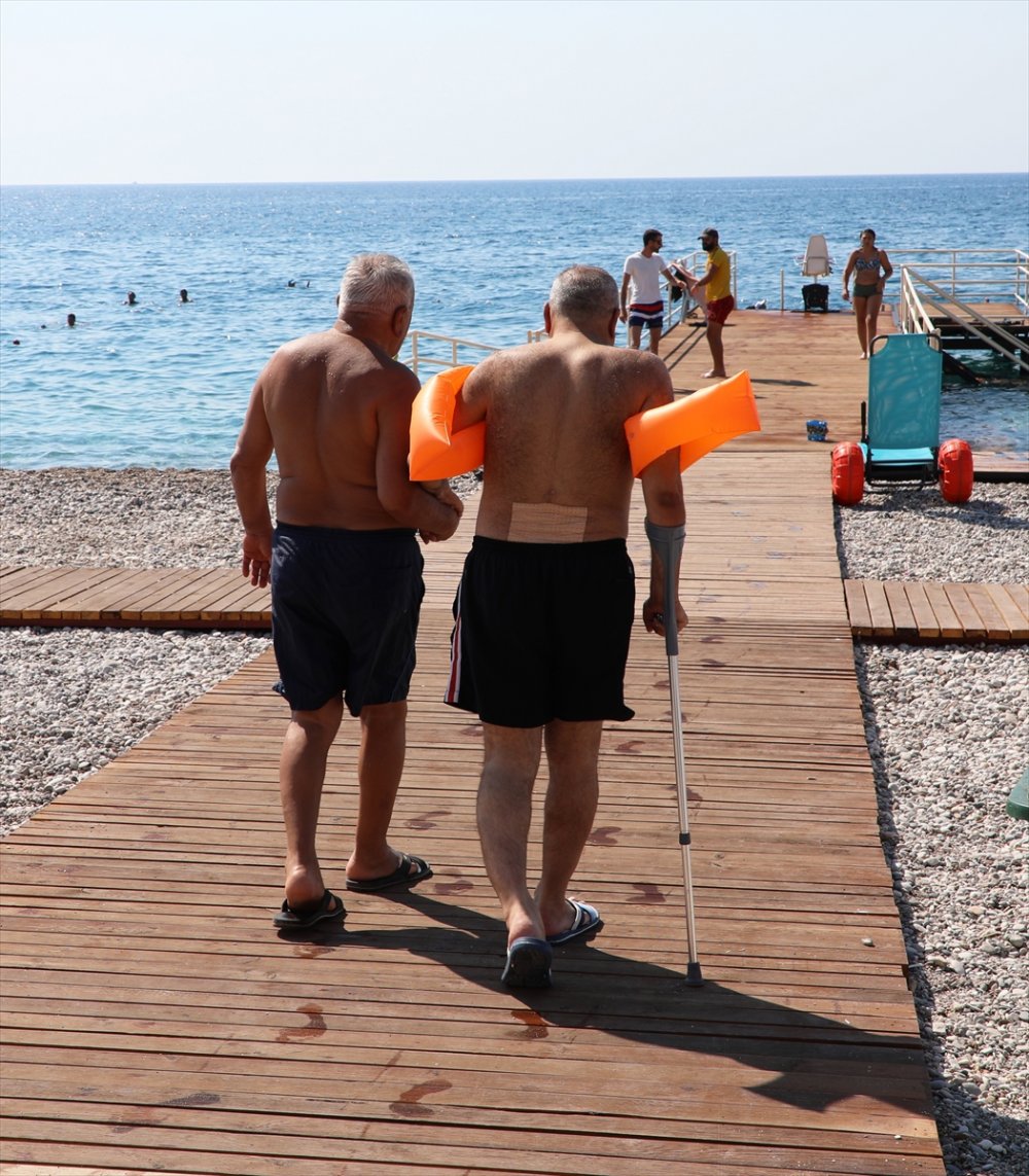 Antalya'da "Engelsiz Plaj" İle Denize Merhaba Dediler