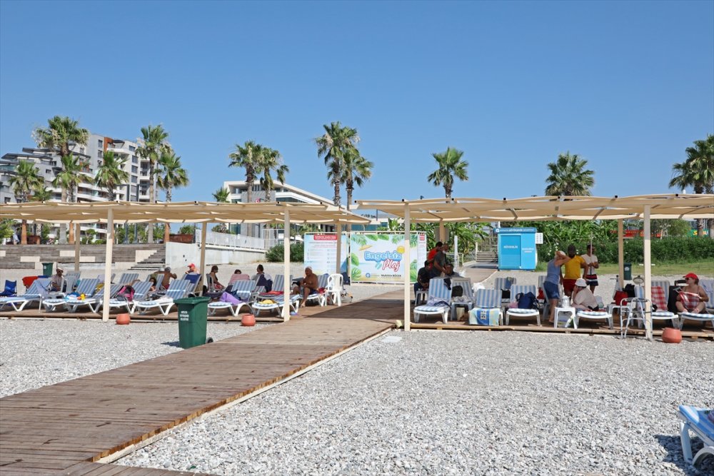 Antalya'da "Engelsiz Plaj" İle Denize Merhaba Dediler