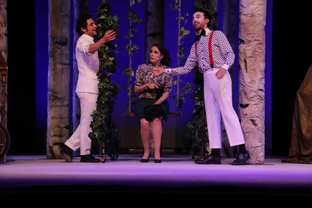 Nasreddin Hoca Şenlikleri Tiyatro Gösterisiyle Tamamlandı