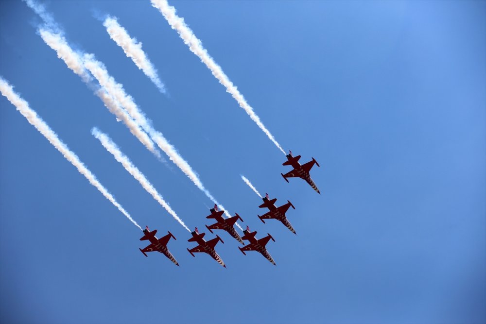 Türk Yıldızları Kayseri'de Gösteri Uçuşu Yaptı