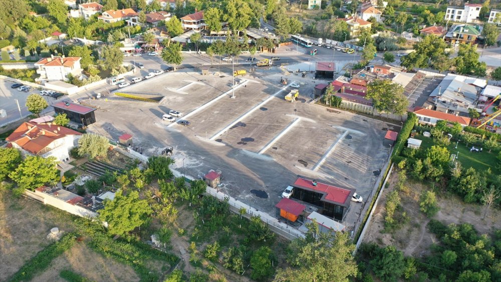 Konya'da Meram Yer Altı Katlı Otoparkı Hizmete Açıldı