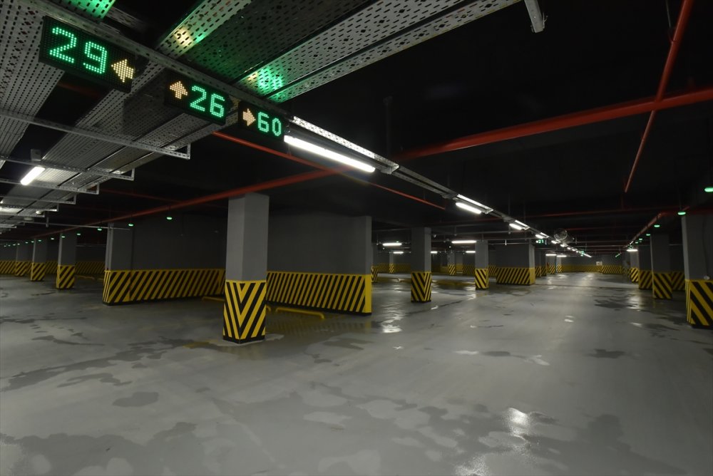 Konya'da Meram Yer Altı Katlı Otoparkı Hizmete Açıldı