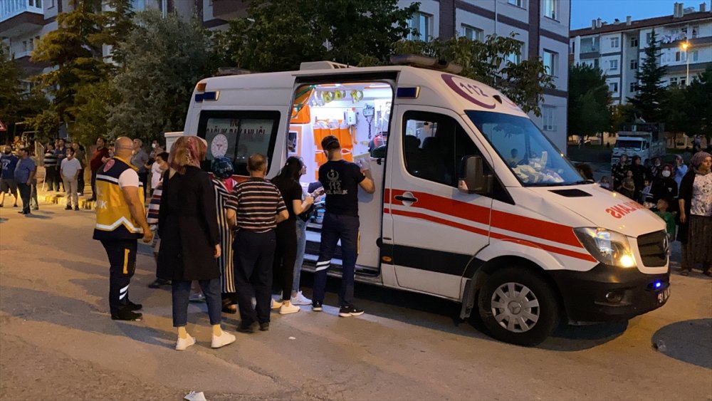 Niğde'de Apartmanda Yangın Paniği