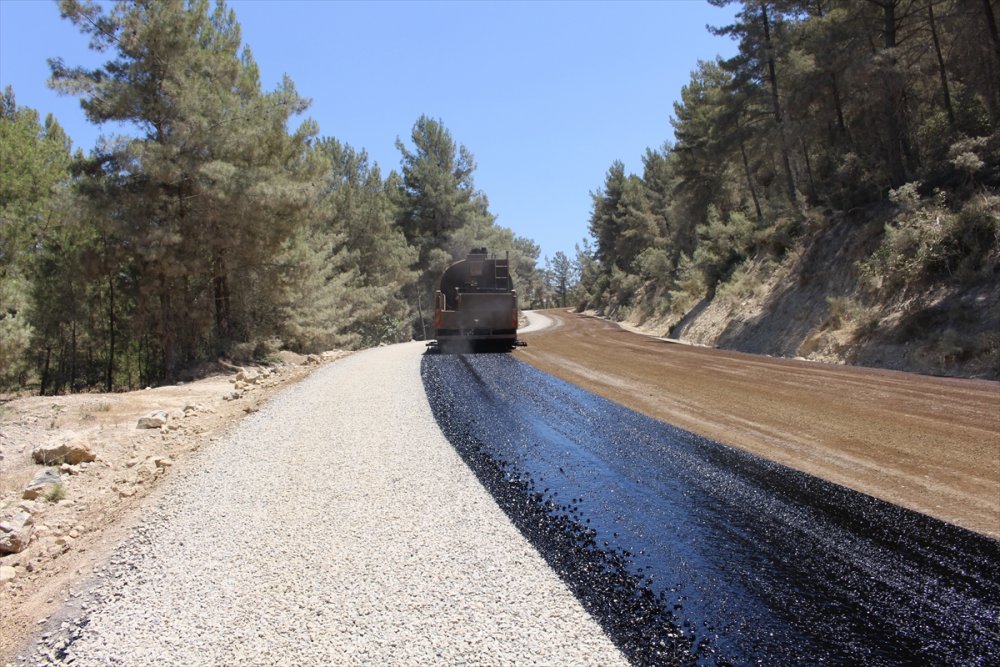 Üç İlçenin Kullandığı Yol Asfaltlanıyor