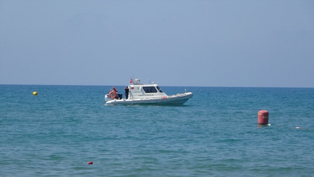 Antalya'da Denizde Kaybolan 15 Yaşındaki Çocuk İçin Arama Çalışması Başlatıldı
