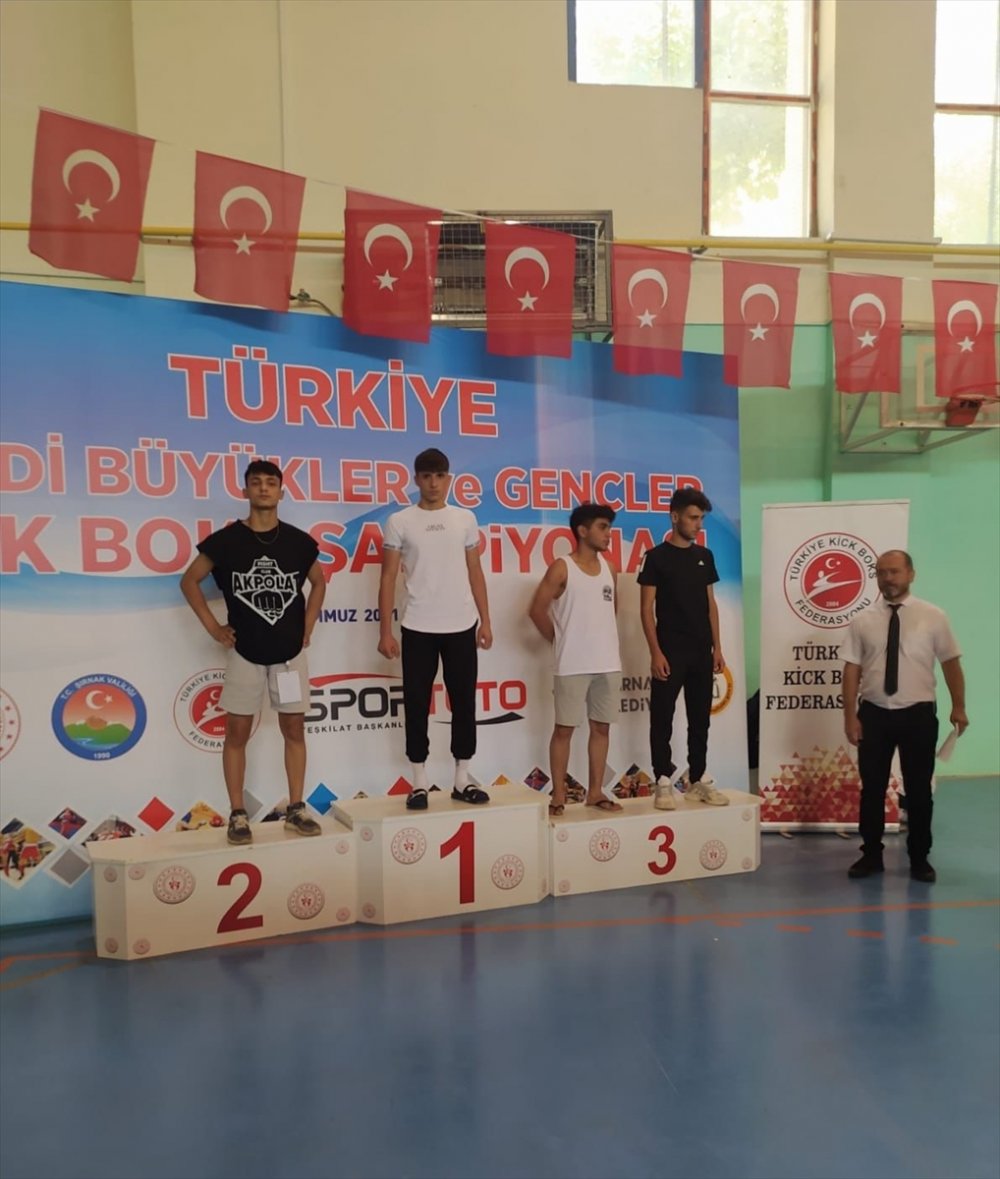 Karatay Belediyesporlu Gençler, "Türkiye Ferdi Büyükler Ve Gençler Kick Boks Turnuvası"ndan Dereceyle Döndü