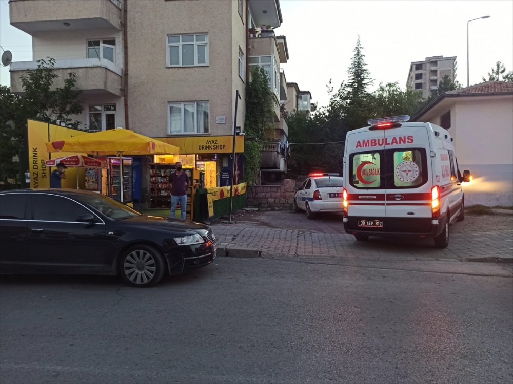 Kayseri'de Bir Kişi Oynadığı Tabancanın Ateş Alması Sonucu Yaralandı